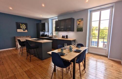 Gondeville Casa | Charmante maison XIXe sur Jarnac avec 3 chambres, cour privative & parking - FR-1-653-280