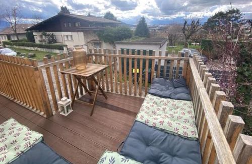 Annecy-le-Vieux Apartamento | Charmante maisonnette avec terrasse et jolie vue - 5 min à pied du lac