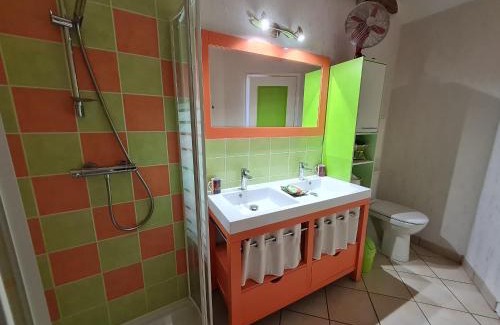 Bonnee Cama Y Desayuno | Charmante suite Volière au RDC, parking privé - FR-1-590-470