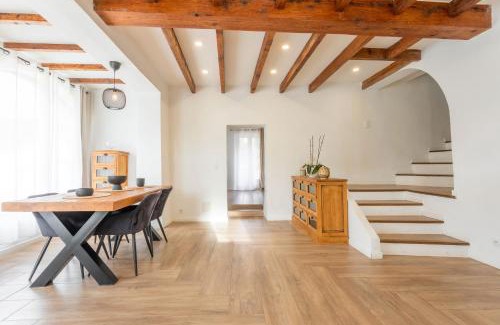 Sollies-Toucas Casa | Charmante Villa Necsilia