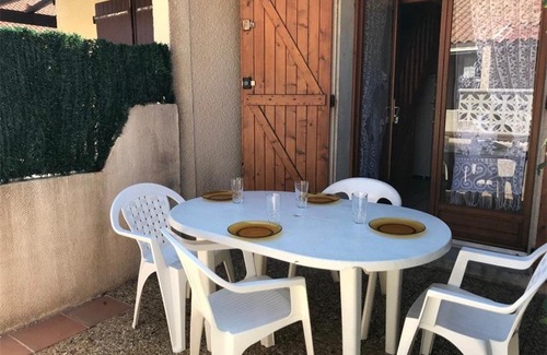 Port Leucate Villa | Charmante Villa T1+Cabine+Mezzanine – 4 pers, Terrasse, Parking, Proximité Commerces, Bord de Lac - FR-1-81-53
