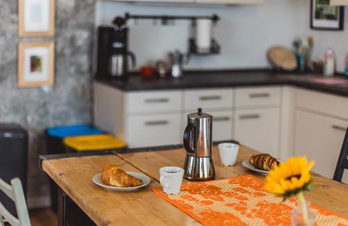 Nordliche Muhlenvorstadt Apartamento | Charmanter Altbau zwischen Altstadt und Klinikum mit Parkplatz