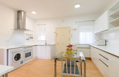 Área de negocios Four Towers Apartamento | Charmartin 4 Torres: 2 dormitorios ideal para familias y viajeros de negocios .Temporal