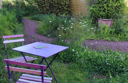 Saint-Meen-le-Grand Cabaña | Charme et Nature - Room in a mud house in Brocéliande country