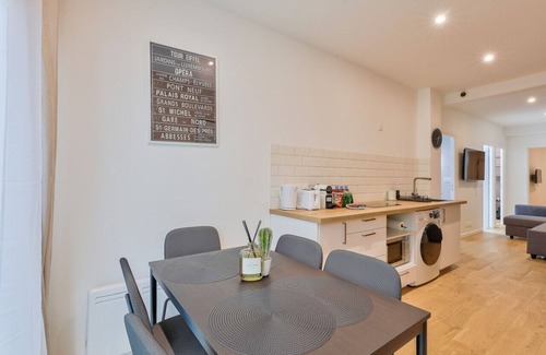 19th Arrondissement Apartamento | Charme Parisien 6 Personnes, 2 Chambres, 19ème