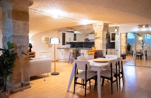 Royat Apartamento | Charme rare sous les voûtes accommodation in Royat