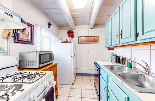 South Capitol Cabaña | Charmed casita with private yard, patio, & walk to the plaza - snowbirds welcome