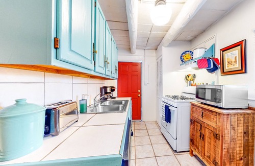 South Capitol Cabaña | Charmed casita with private yard, patio, & walk to the plaza - snowbirds welcome