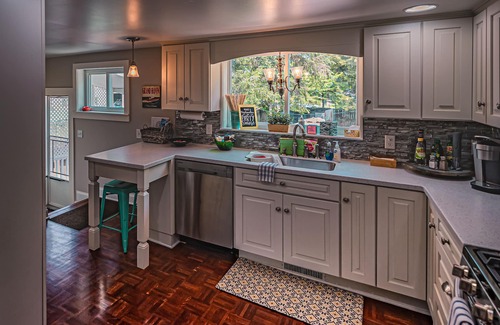 Grand Haven Casa | Downtown Charmer Amenities Galore / Runabout Resort