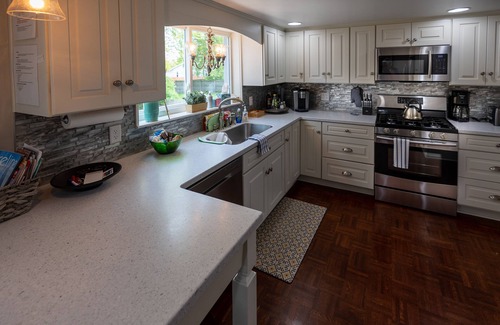 Grand Haven Casa | Downtown Charmer Amenities Galore / Runabout Resort
