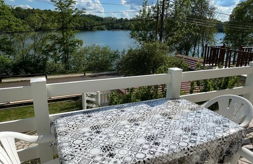 Changey Casa | Charmes lakeside house