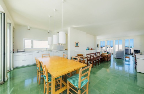 Urbanizacion Mont Ferrutx Casa | Encantadora y moderna Villa Mercedes con una vista única al mar.
