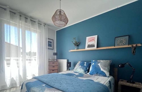 Saint-Clement-de-Riviere Casa | Charming house with swimming pool and nature view