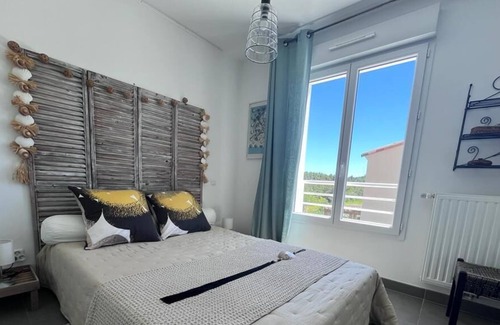 Saint-Clement-de-Riviere Casa | Charming house with swimming pool and nature view