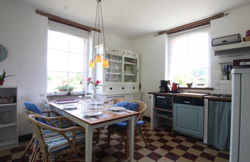 Saint-Jean-de-la-Riviere Cabaña | **Casa histórica cerca del golf, ideal para vacaciones**