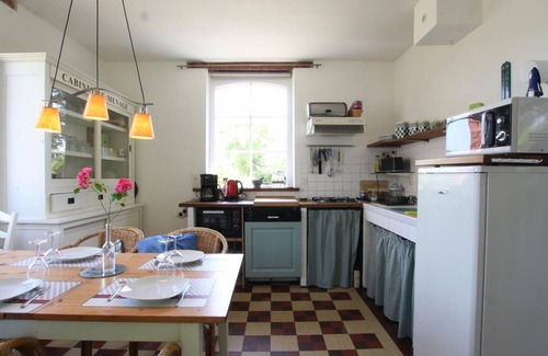 Saint-Jean-de-la-Riviere Cabaña | **Casa histórica cerca del golf, ideal para vacaciones**