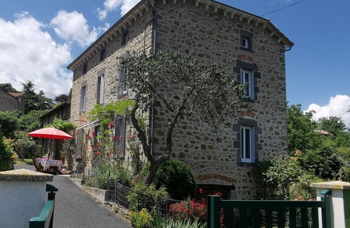 Saint-Just-pres-Brioude Cabaña | Acogedora casa rural con jardín, cerca del Puy-en-Velay, perfecta para familias y amantes de la naturaleza.