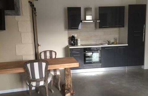 Saint-Julien-de-Peyrolas Condominio | Charming loft in estate with swimming pool in the heart of the gorges de l'ardeche