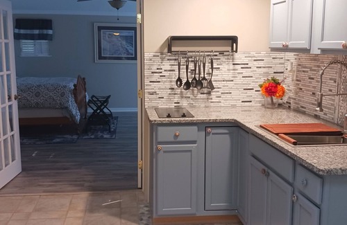 Altamonte Springs Apartamento | Charming 1-bedroom Cottage Apt--Swim & Spa in Central Flroida, 725 sq ft