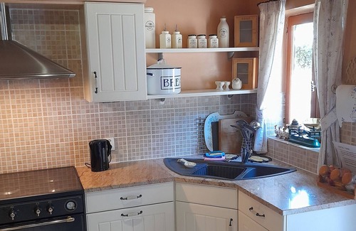 Coulouvray-Boisbenatre Cabaña | Charming 1-Bed Cottage in Calvados