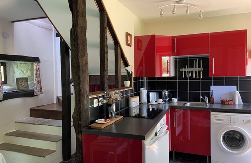 Andaine - Passais Cabaña | Charming 1-Bed Cottage in Ceauce