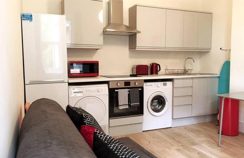 Queen's Park Apartamento | Charming 1 Bed Flat, with Garden in CENTRAL LDN