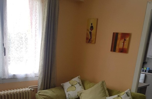 Oradour-Fanais Apartamento | Charming 1-Bed Apartment in Oradour-Fanais