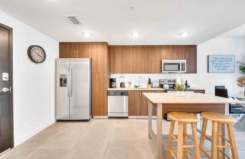 Overtown Apartamento | Charming 1 Bed plus Den Downtown Free Parking