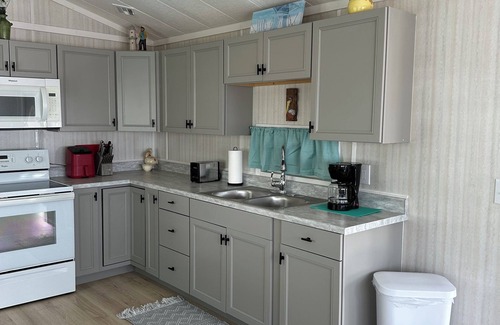 Fort Myers Beach Casa | Charming 1-bedroom mobile home with AC in Fort Myers Beach