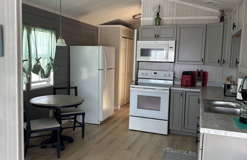 Fort Myers Beach Casa | Charming 1-bedroom mobile home with AC in Fort Myers Beach