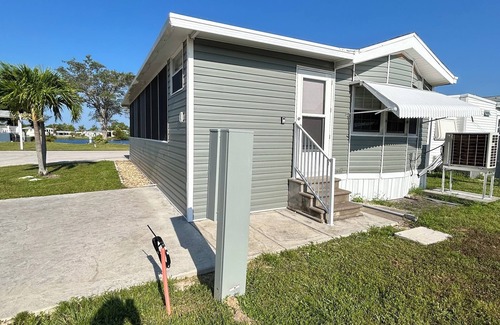 Fort Myers Beach Casa | Charming 1-bedroom mobile home with AC in Fort Myers Beach