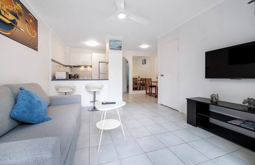 Burleigh Heads Apartamento | Charming 1-Bed with pool & close to the beach!