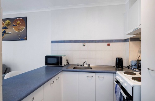 Burleigh Heads Apartamento | Charming 1-Bed with pool & close to the beach!