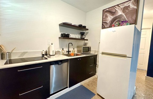 Middle River Terrace Casa | Charming 1-bedroom house in marvelous Fort Lauderdale with WiFi, AC, Parking