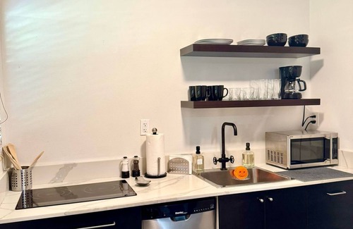 Middle River Terrace Casa | Charming 1-bedroom house in marvelous Fort Lauderdale with WiFi, AC, Parking