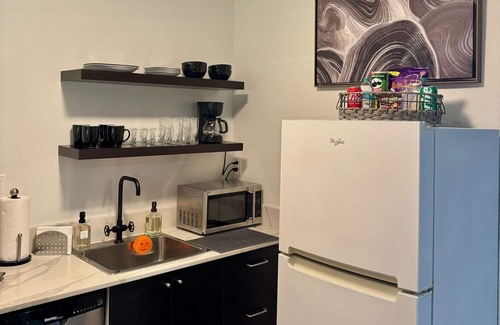 Middle River Terrace Casa | Charming 1-bedroom house in marvelous Fort Lauderdale with WiFi, AC, Parking