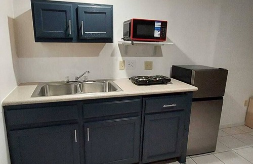 North Las Vegas Casa | Charming 1-bedroom independent room with AC and WiFi in North Las Vegas