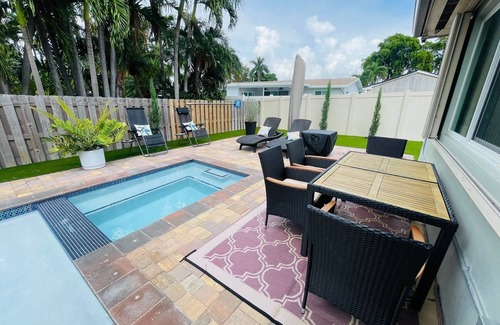 Pembroke Pines Casa | Charming 1-bedroom studio in welcoming Pembroke Pines with your own pool