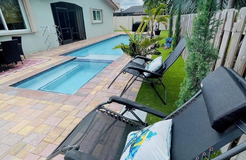 Pembroke Pines Casa | Charming 1-bedroom studio in welcoming Pembroke Pines with your own pool
