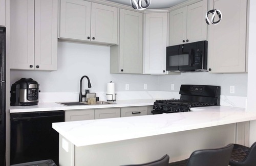 Canyon Country Casa | Charming 1-bedroom house with WiFi, AC in peaceful Santa Clarita Brand New