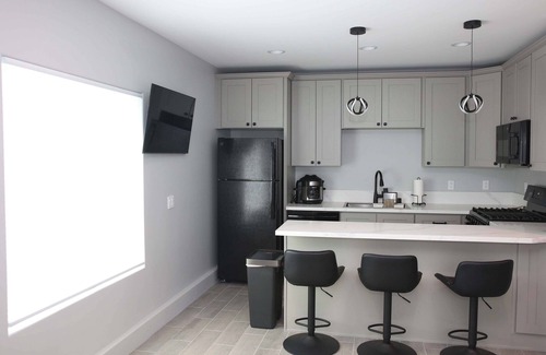 Canyon Country Casa | Charming 1-bedroom house with WiFi, AC in peaceful Santa Clarita Brand New