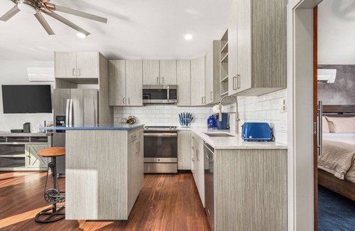 Carbondale Apartamento | Charming 1-bedroom apartment in central Carbondale