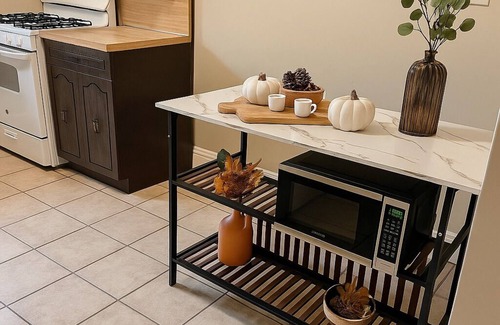 Mamaroneck Apartamento | Charming 1-bedroom apt walk to Train and DownTown area with WiFi, AC