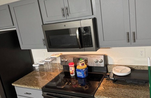 Tuscaloosa Apartamento | Charming 1-bedroom apartment with AC, garage, and WiFi in lovely Tuscaloosa