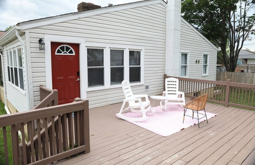 Waynesboro Apartamento | Charming 1-bedroom apartment, with Wi-Fi, A/C in historic Waynesboro, VA