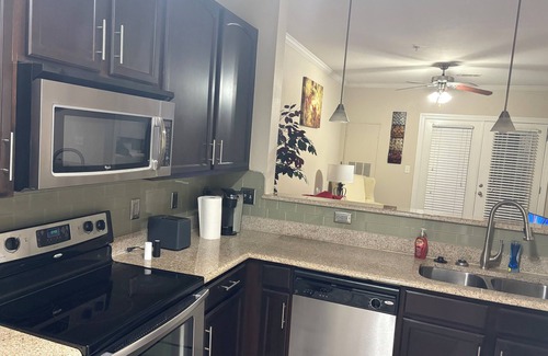 University Place Apartamento | Charming 1-bedroom apartment in phenomenal Charlotte with WiFi, fitness room