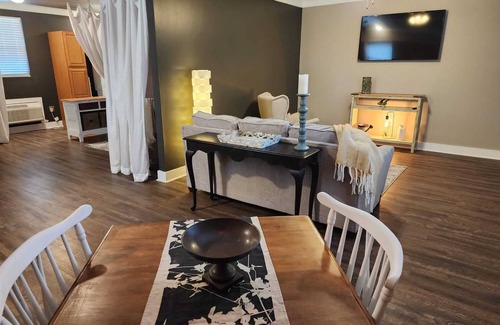 Greenwood Apartamento | Charming 1-bedroom apartment with WiFi and close to the Hospital in Greenwood