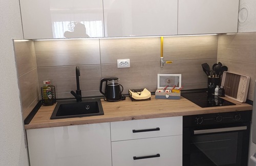 East Sarajevo Apartamento | Charming 1-bedroom apartment with WiFi and AC in amazing Sarajevo