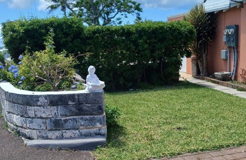 Pembroke Apartamento | Charming 1-bedroom apartment in delightful Pembroke with WiFi, AC