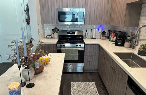 Atwater Village Apartamento | Charming 1-bedroom apartment with hot tub, 1 mile from Griffith Park!